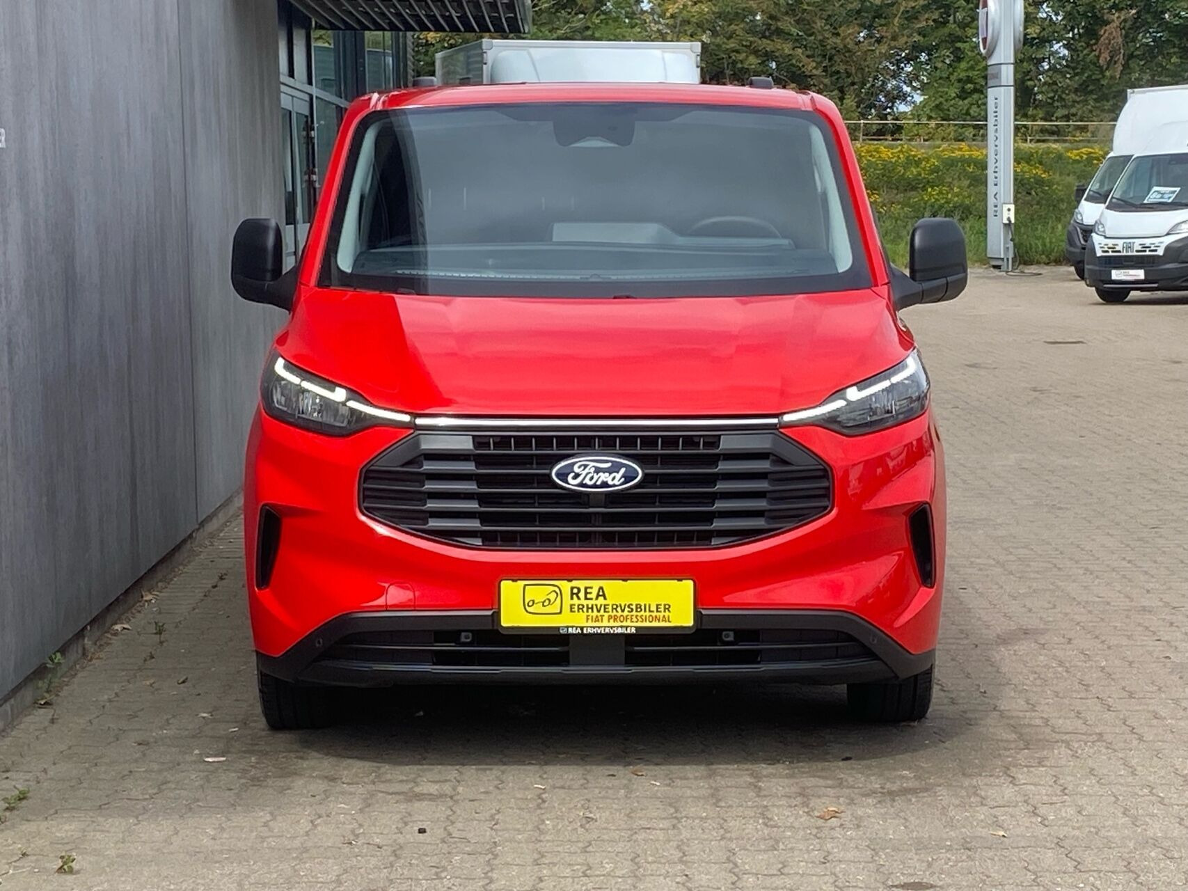 Rød Ford Transit Custom fra 2026