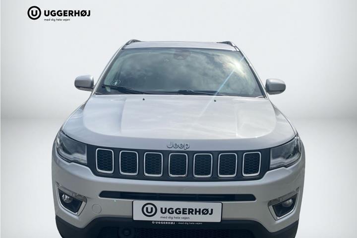 Sølv Jeep Compass fra 2020