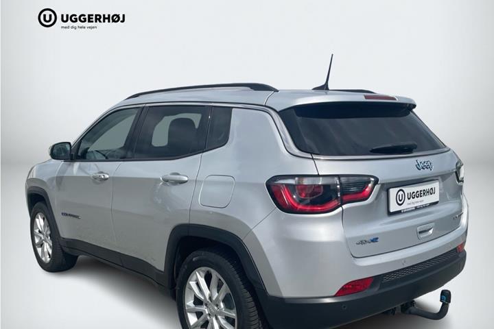 Sølv Jeep Compass fra 2020