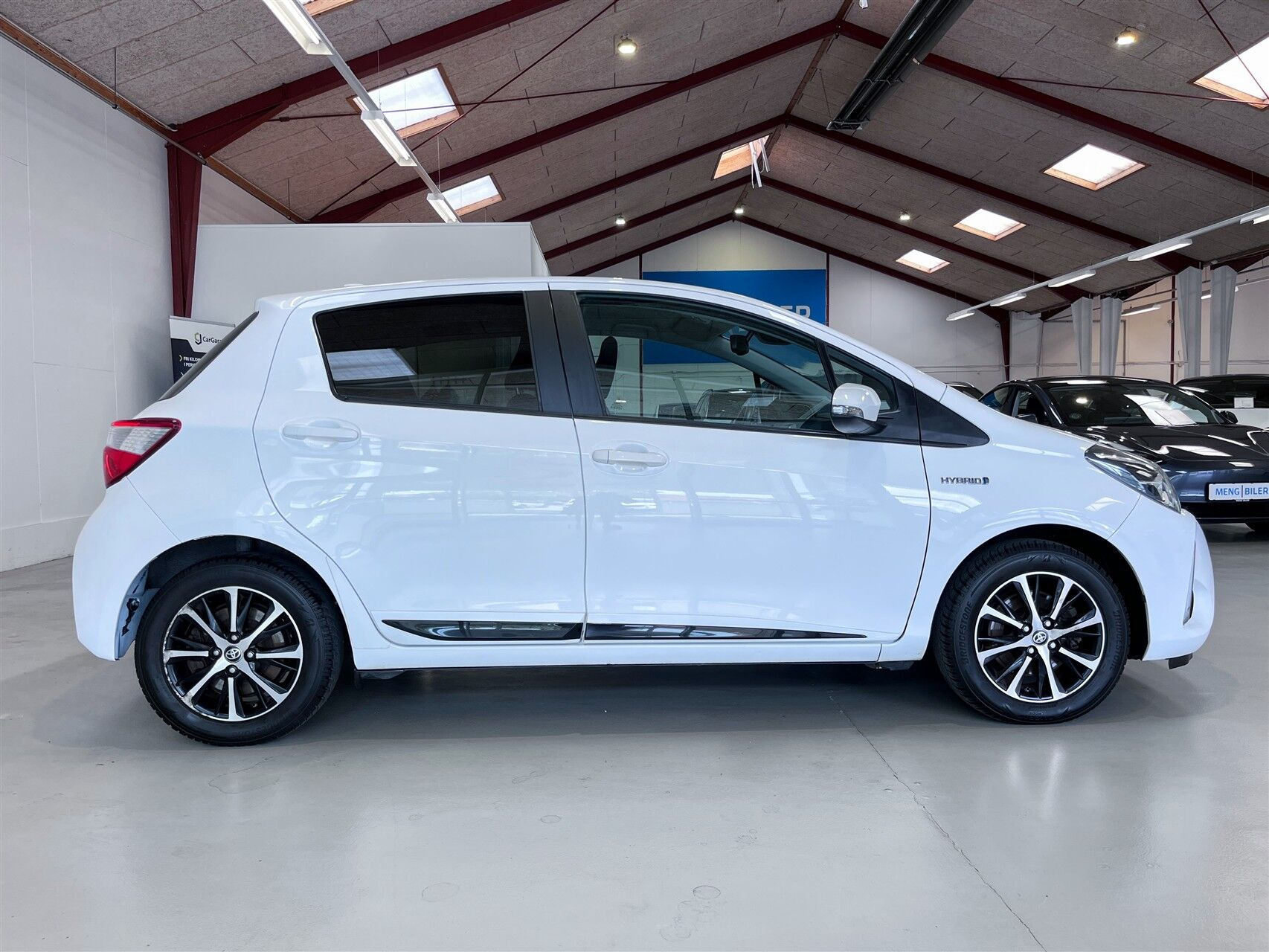 Hvid Toyota Yaris fra 2019