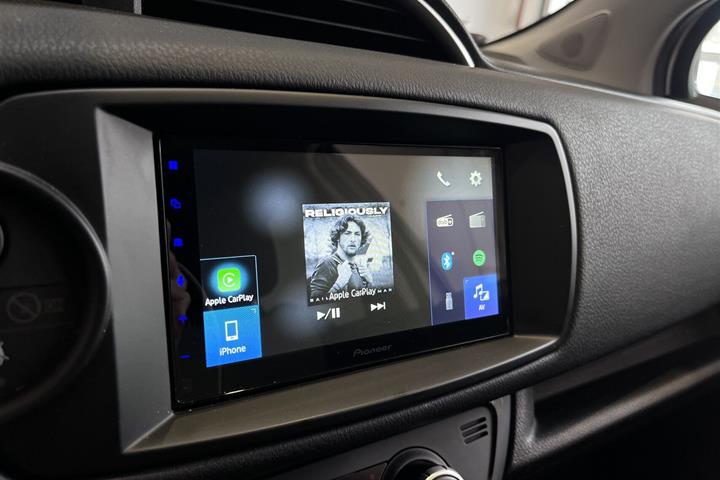 Hvid Toyota Yaris fra 2019