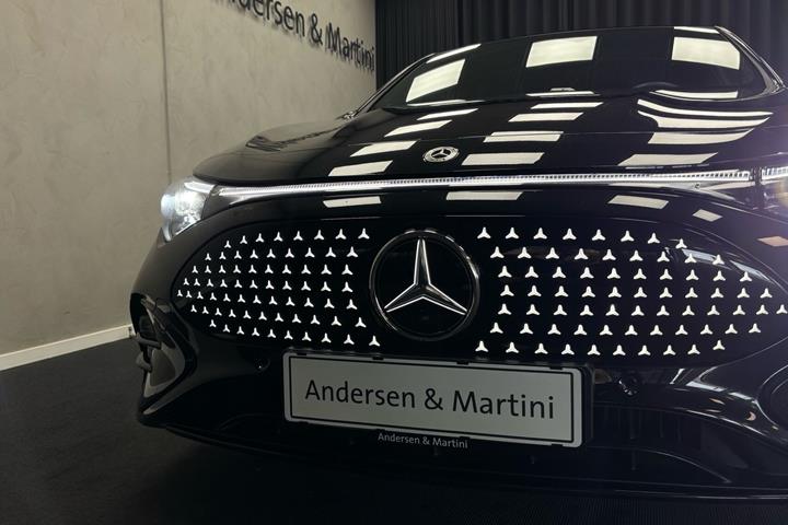 Sort Mercedes CLA250+ fra 2025
