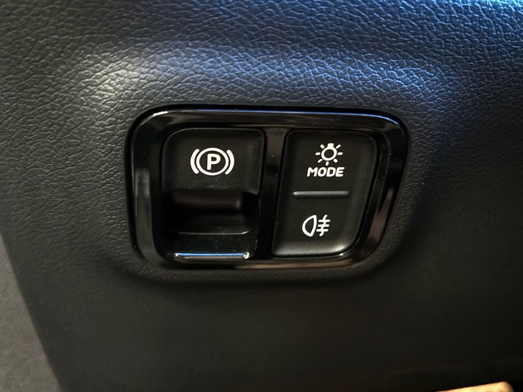 Sort Mercedes CLA250+ fra 2025