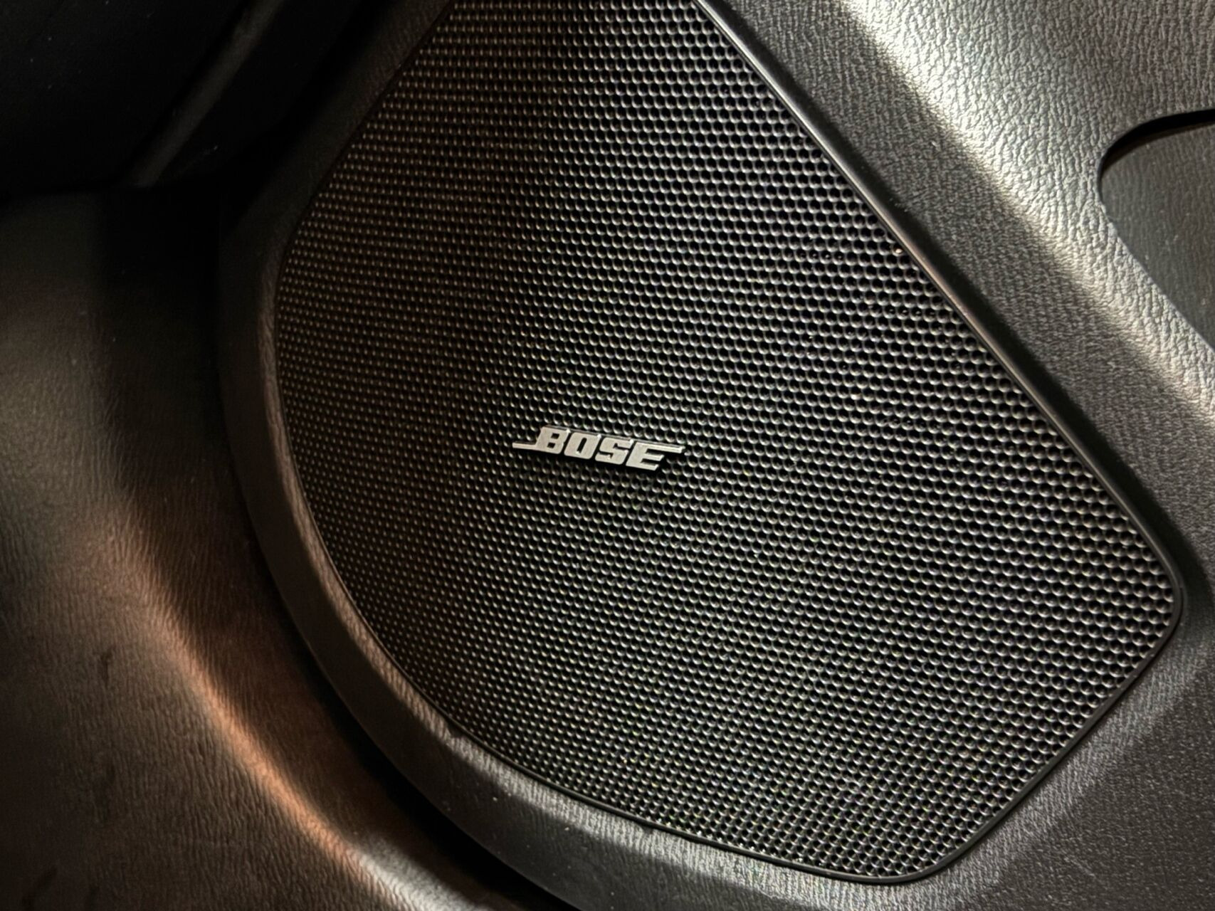 Hvid Mazda 3 fra 2018