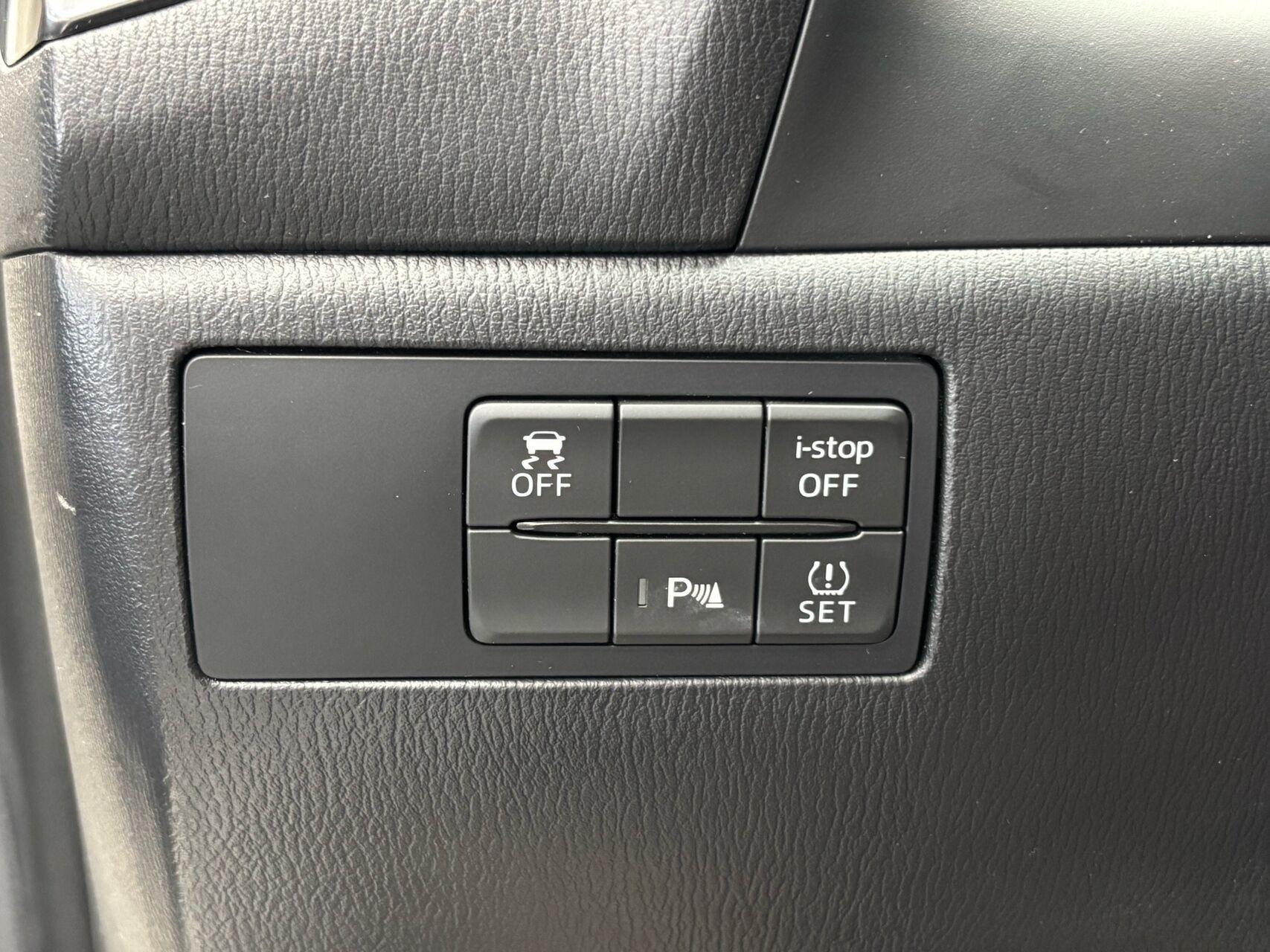 Hvid Mazda 3 fra 2018