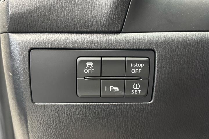 Hvid Mazda 3 fra 2018