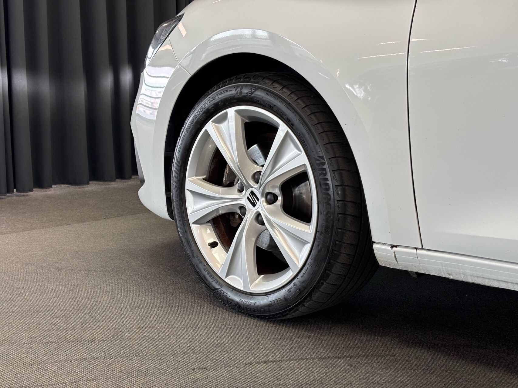 Hvid Seat Leon fra 2021