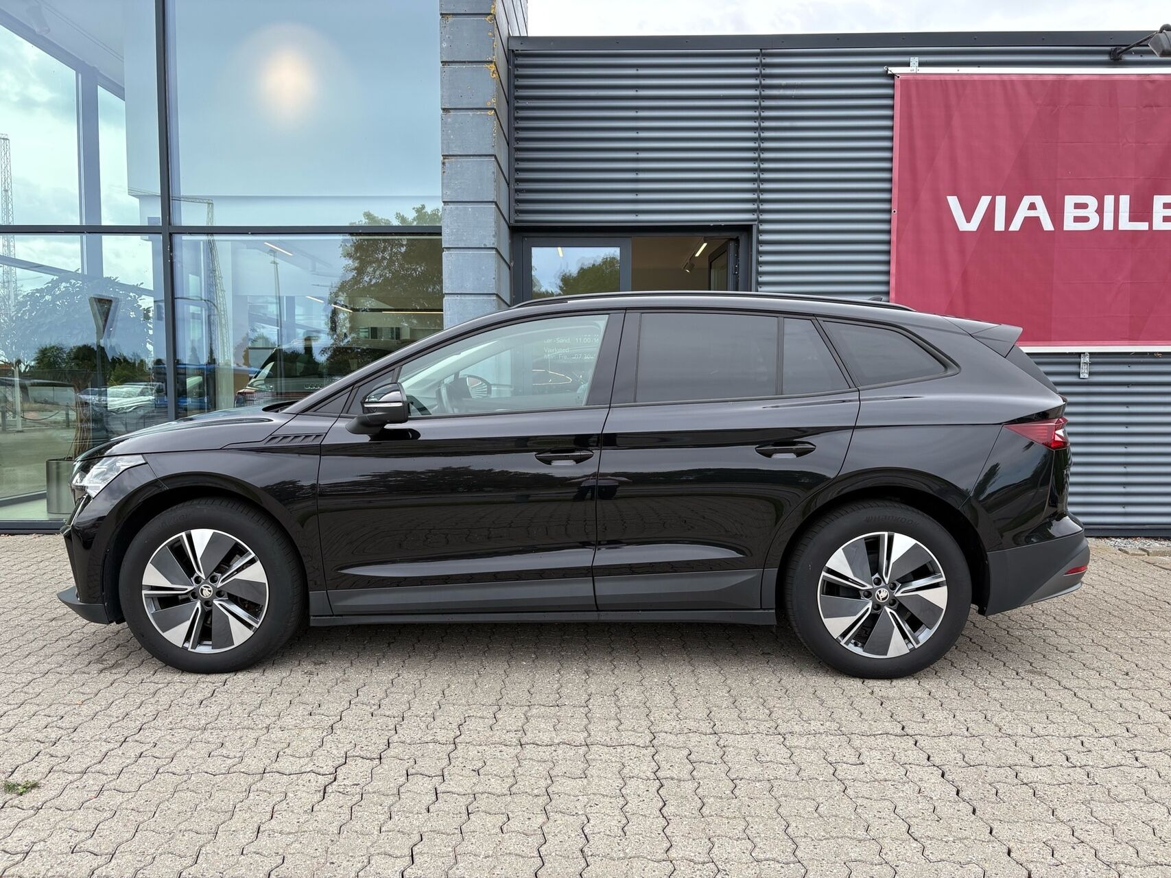 Sort Skoda Enyaq fra 2023