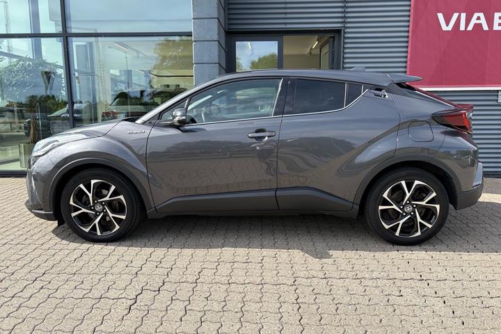 Sort Toyota C-HR fra 2020