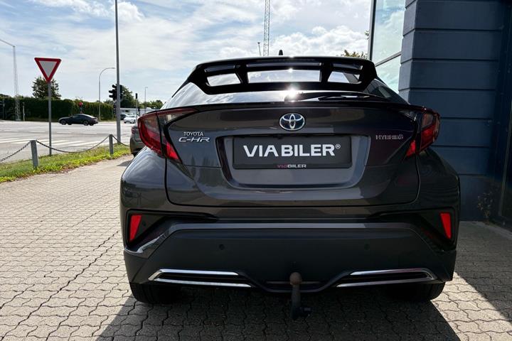 Sort Toyota C-HR fra 2020
