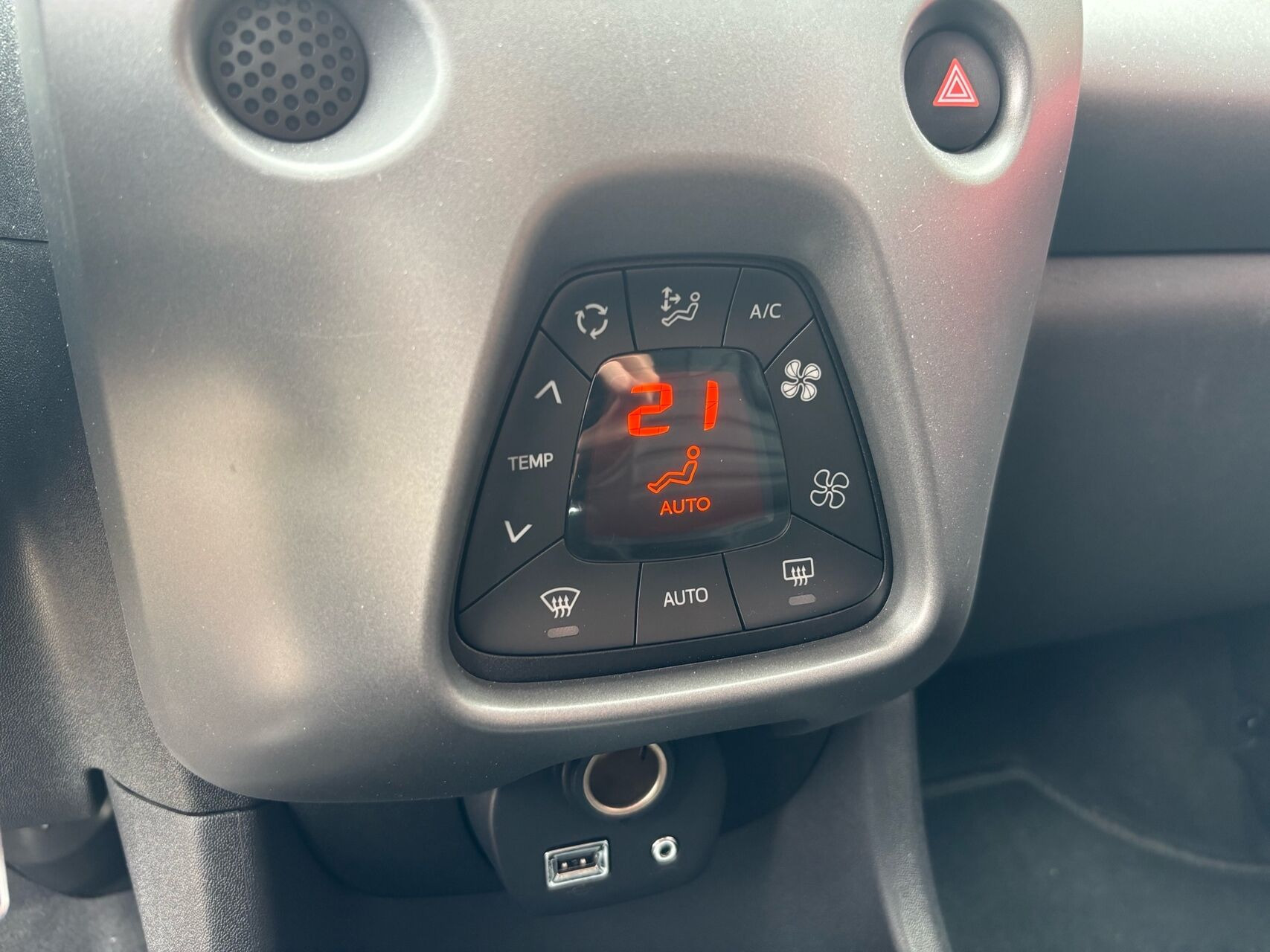 Rød Toyota Aygo fra 2020