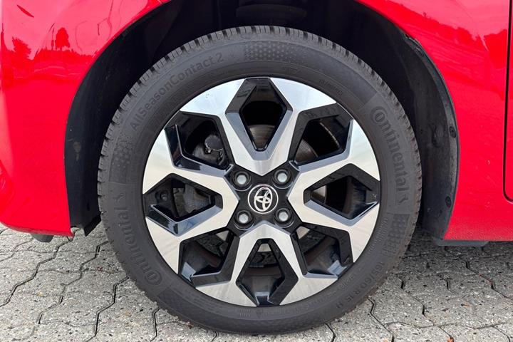 Rød Toyota Aygo fra 2020