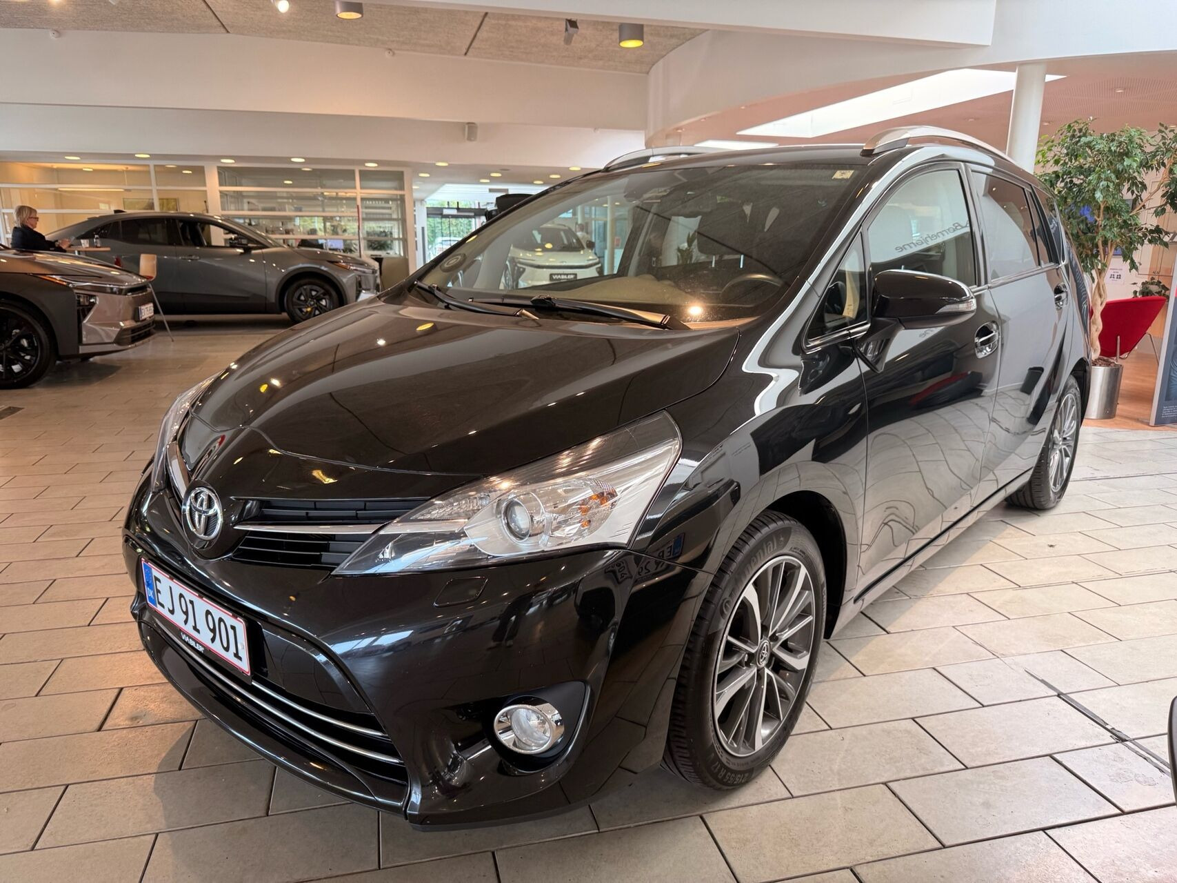 Toyota Verso 1,8 5 pers. VVT-I T2 Premium Multidrive S 147HK 6g Aut.