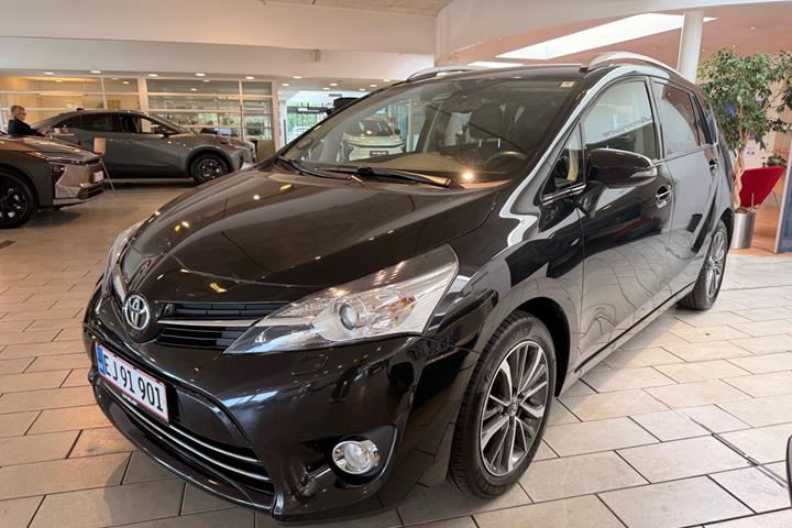 Sort Toyota Verso fra 2017