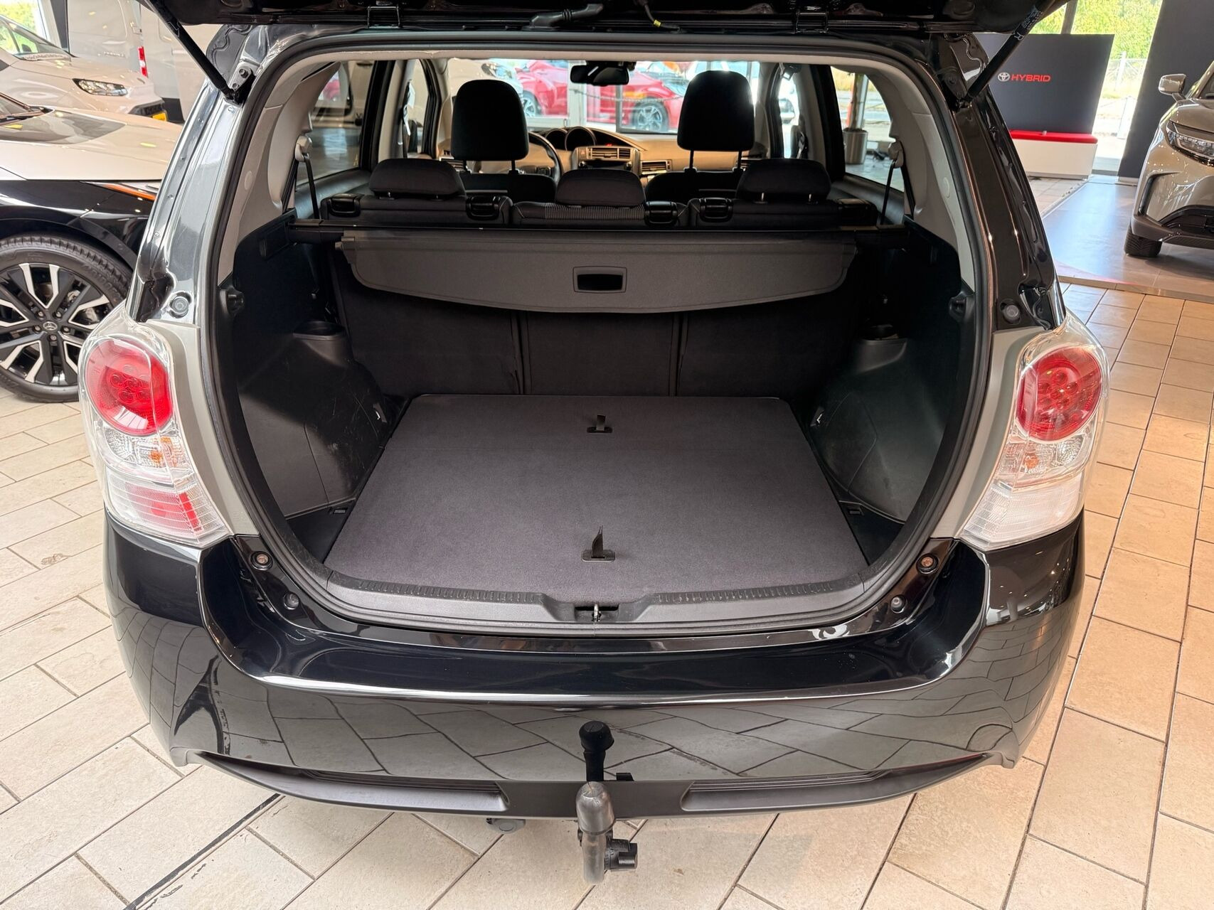 Sort Toyota Verso fra 2017
