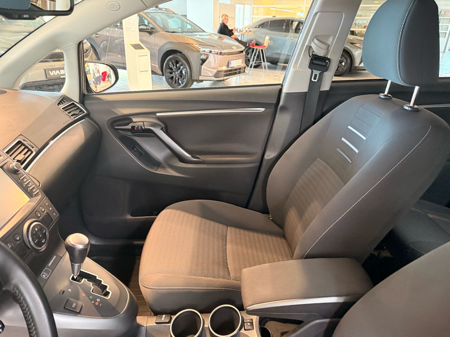 Sort Toyota Verso fra 2017