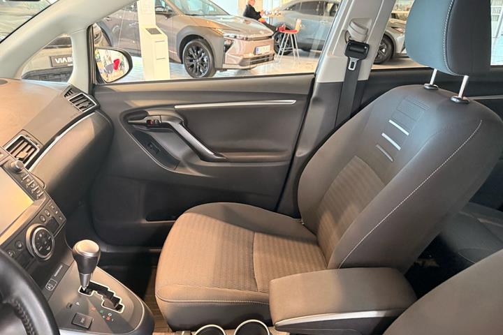 Sort Toyota Verso fra 2017