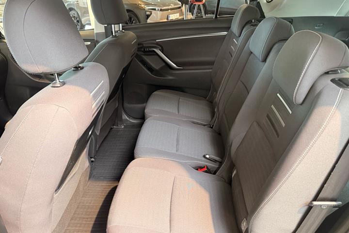 Sort Toyota Verso fra 2017
