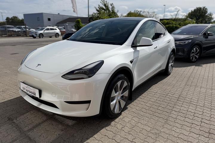 undefined Tesla Model Y fra 2023