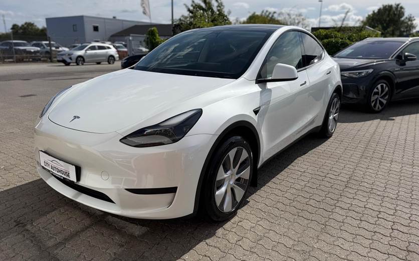 Tesla Model Y Long Range RWD