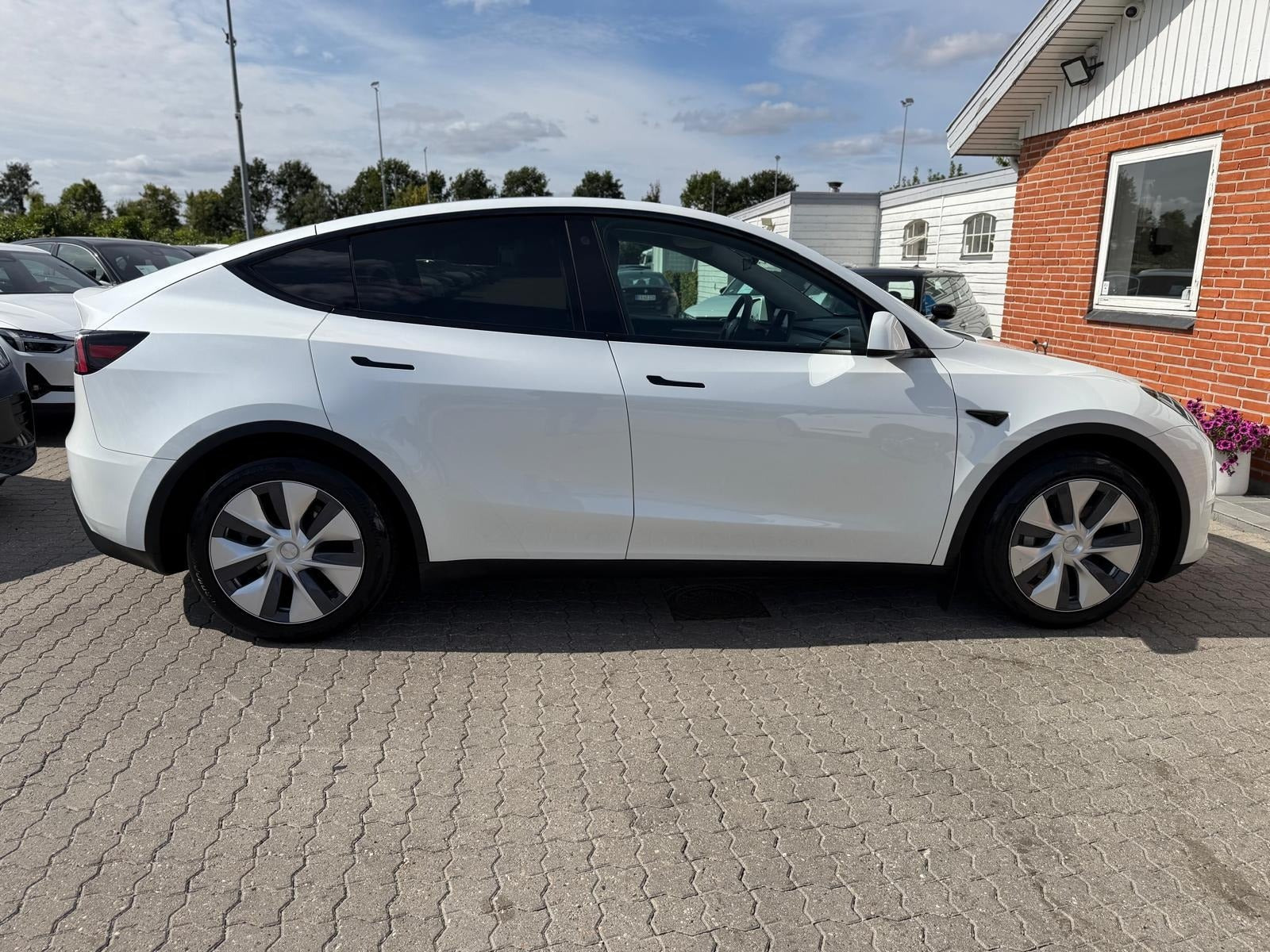 undefined Tesla Model Y fra 2023