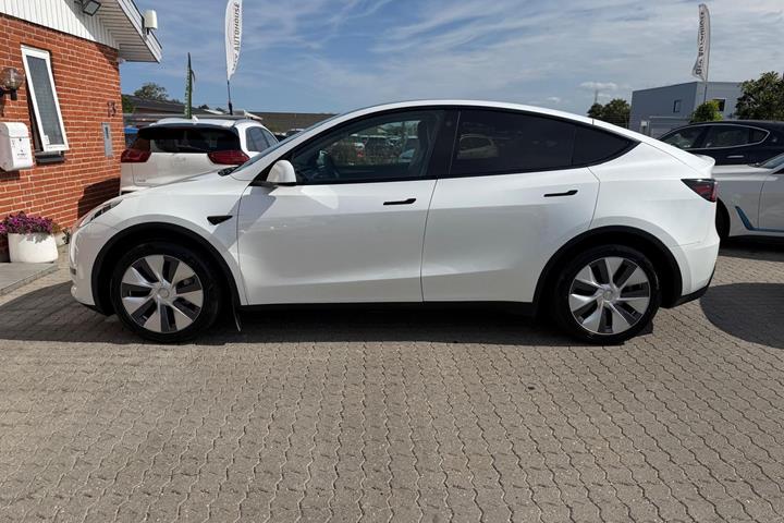 undefined Tesla Model Y fra 2023