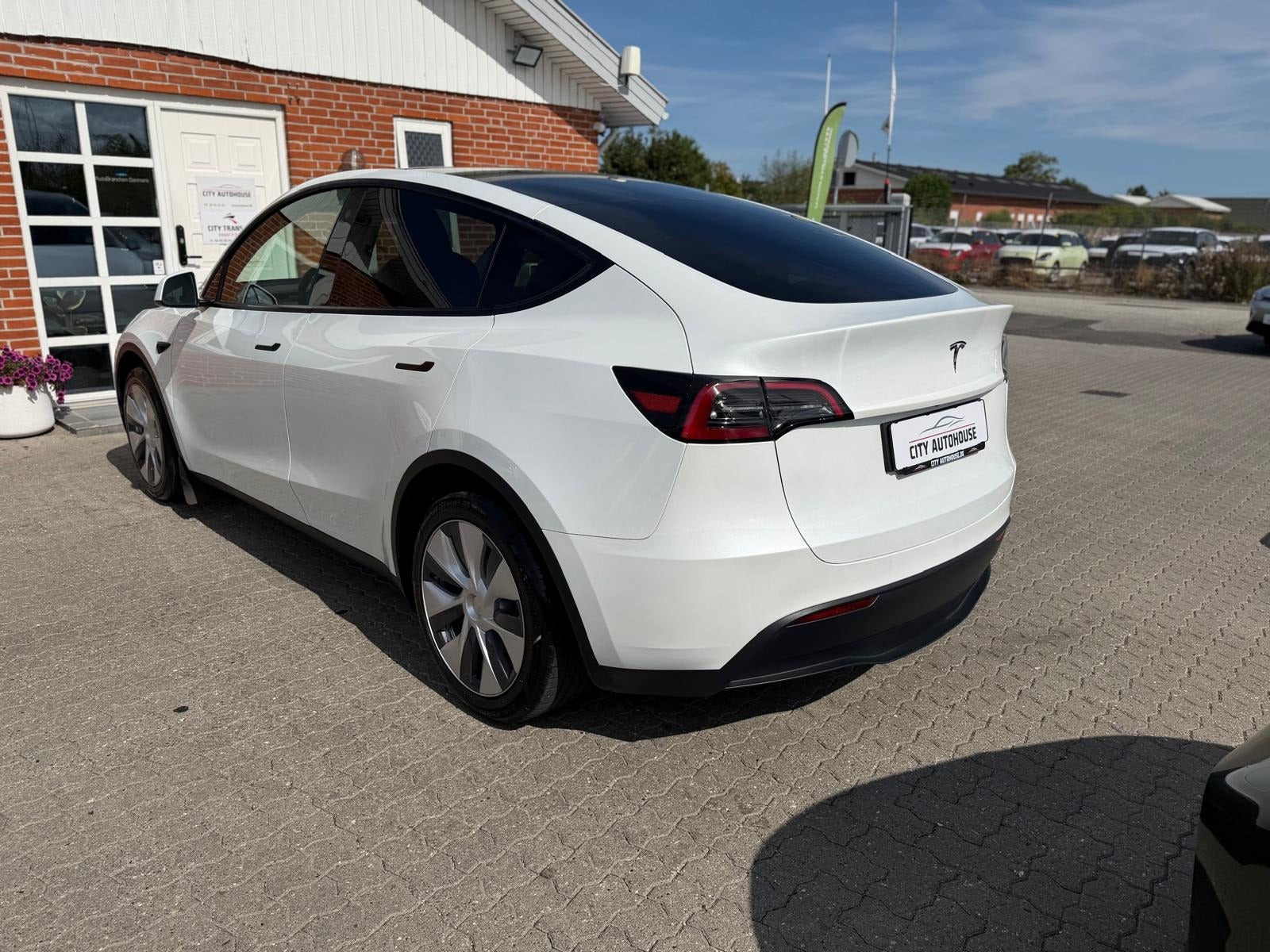 undefined Tesla Model Y fra 2023
