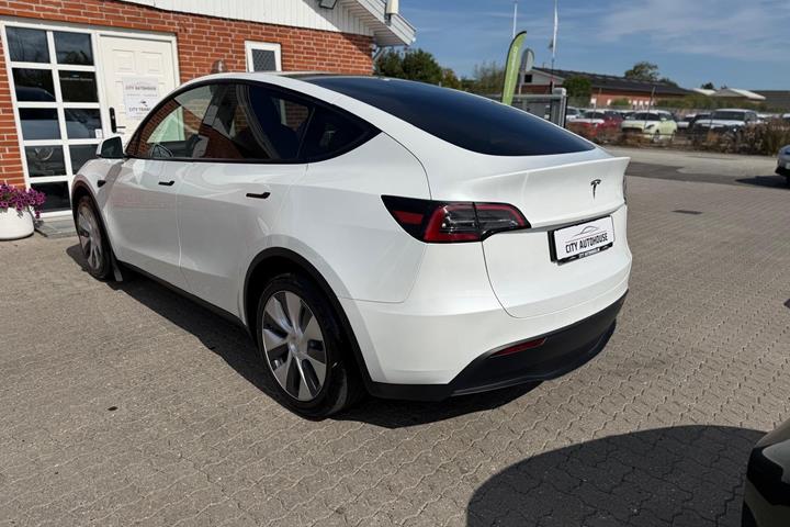 undefined Tesla Model Y fra 2023