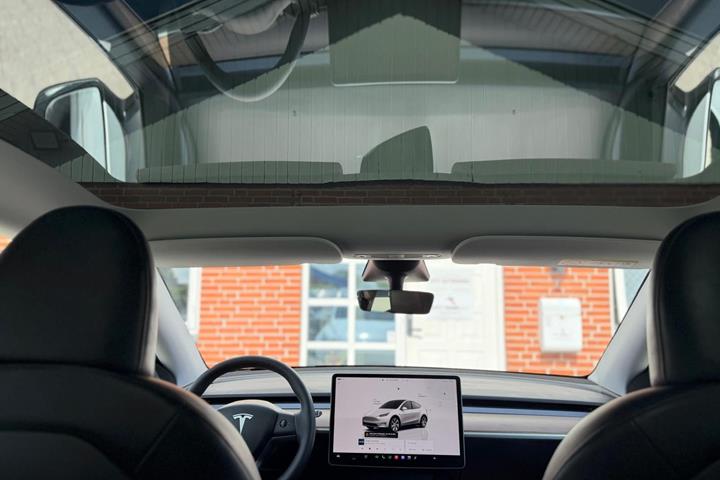 undefined Tesla Model Y fra 2023
