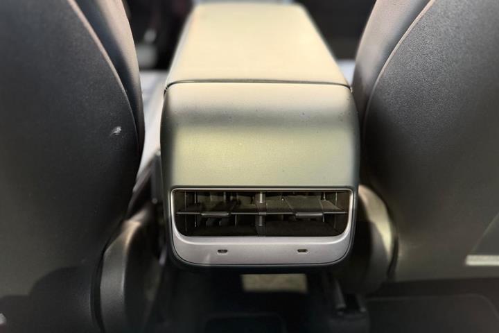 undefined Tesla Model Y fra 2023