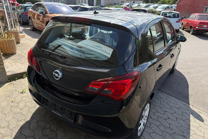 Sort Opel Corsa fra 2019