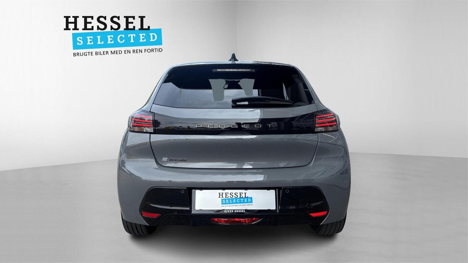 Grå Peugeot e-208 fra 2024