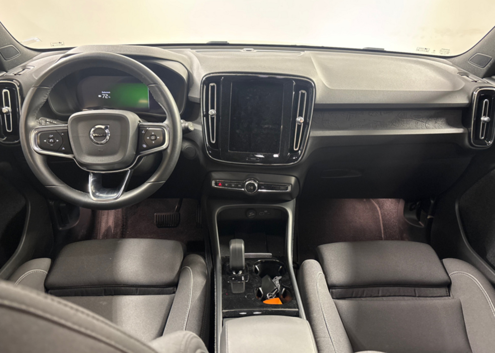 Sort Volvo XC40 fra 2023
