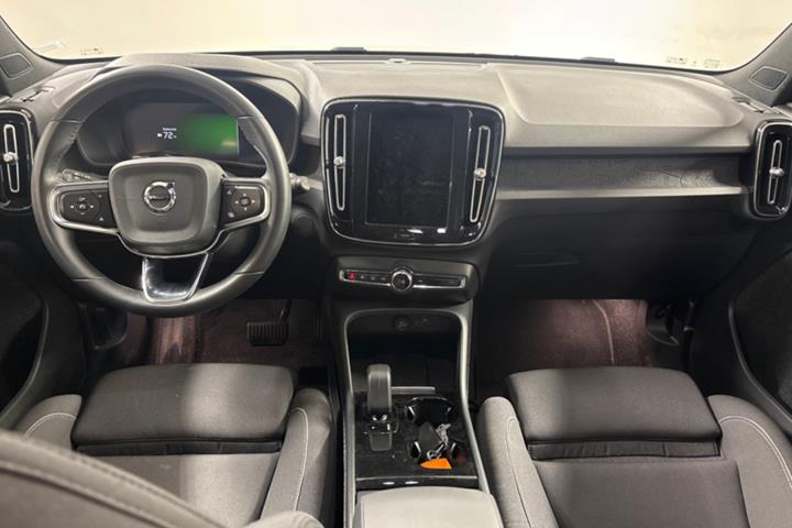 Sort Volvo XC40 fra 2023