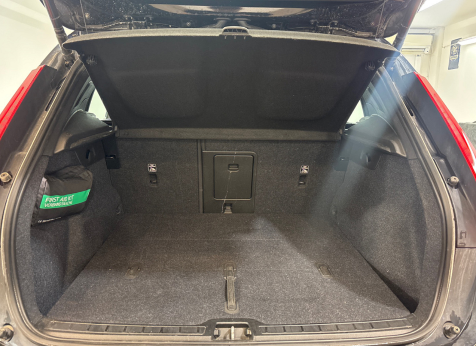 Sort Volvo XC40 fra 2023