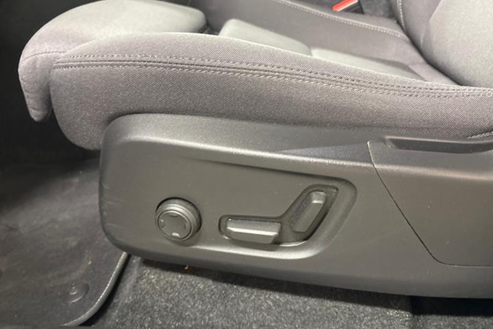 Sort Volvo XC40 fra 2023