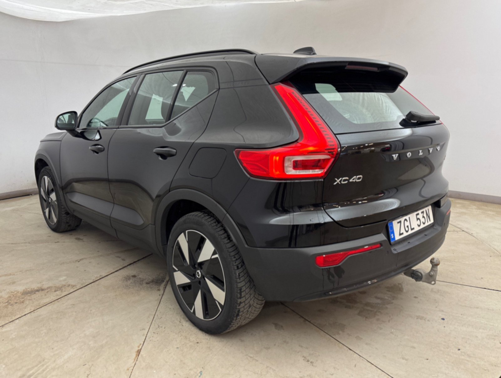 Sort Volvo XC40 fra 2024