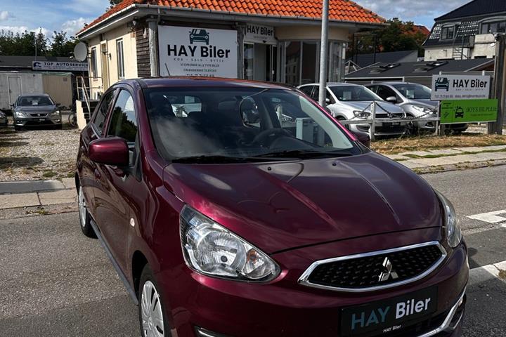 Rød Mitsubishi Space Star fra 2016