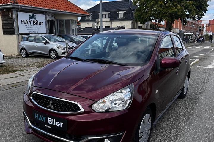 Rød Mitsubishi Space Star fra 2016