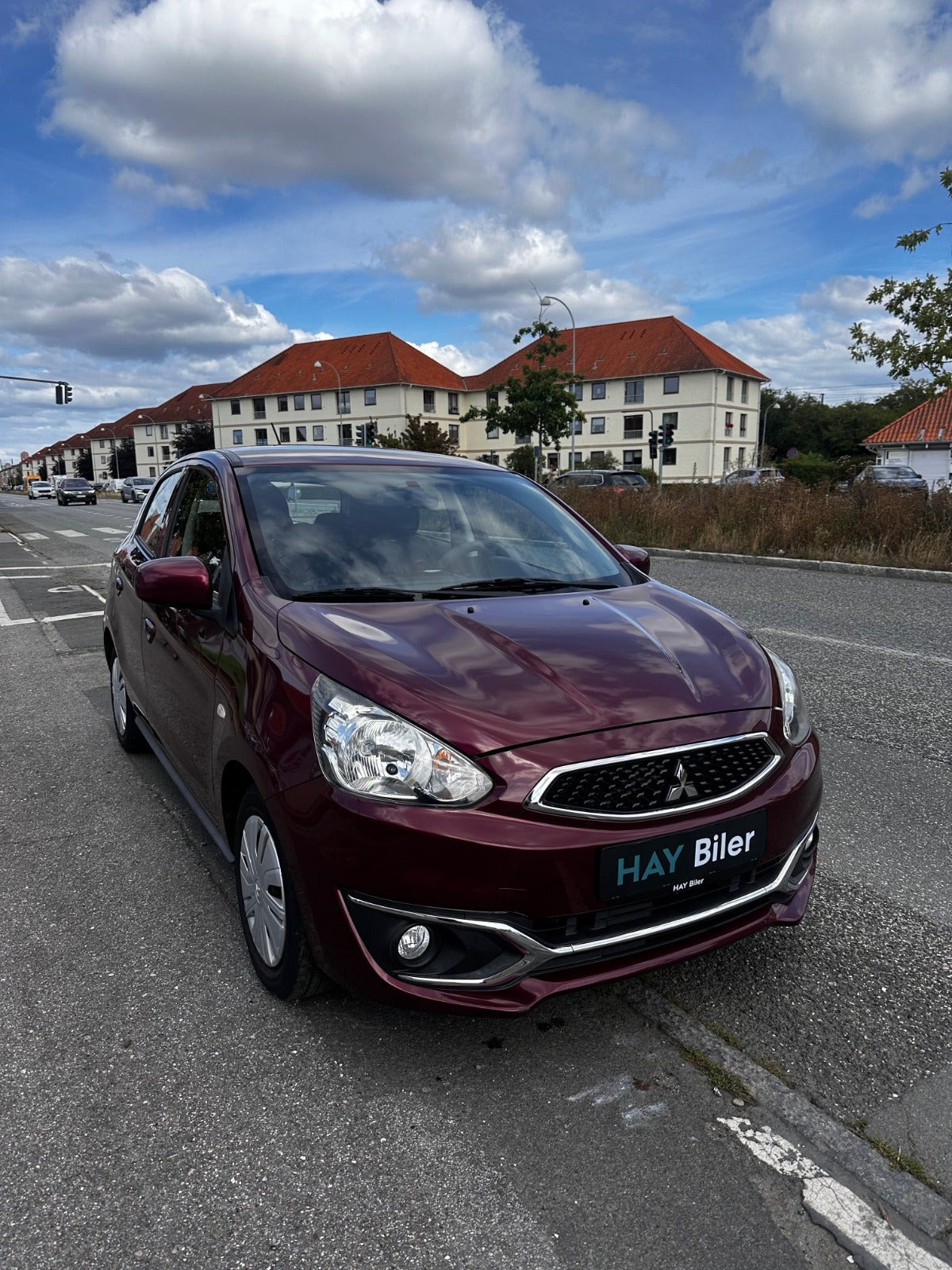 Rød Mitsubishi Space Star fra 2016