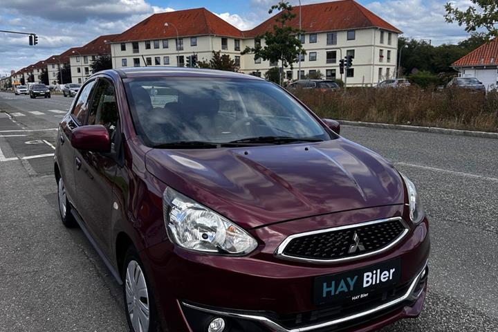Rød Mitsubishi Space Star fra 2016