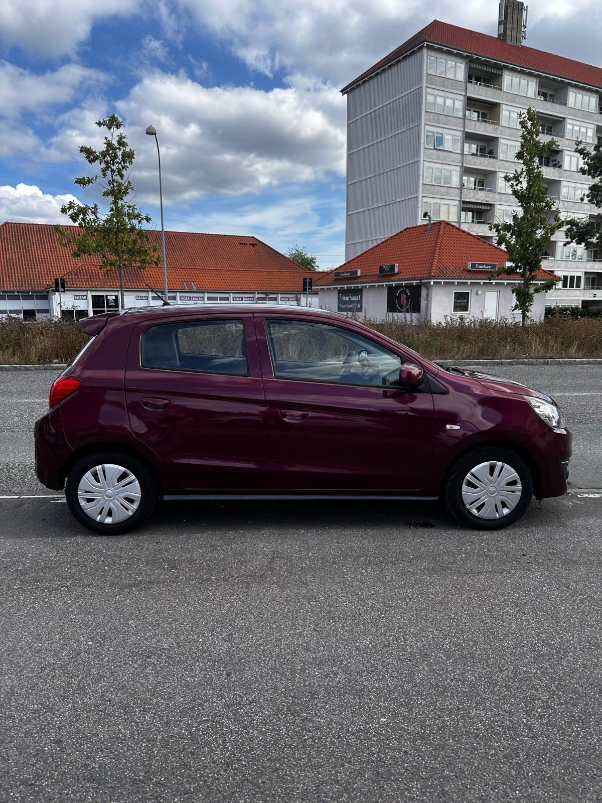 Rød Mitsubishi Space Star fra 2016