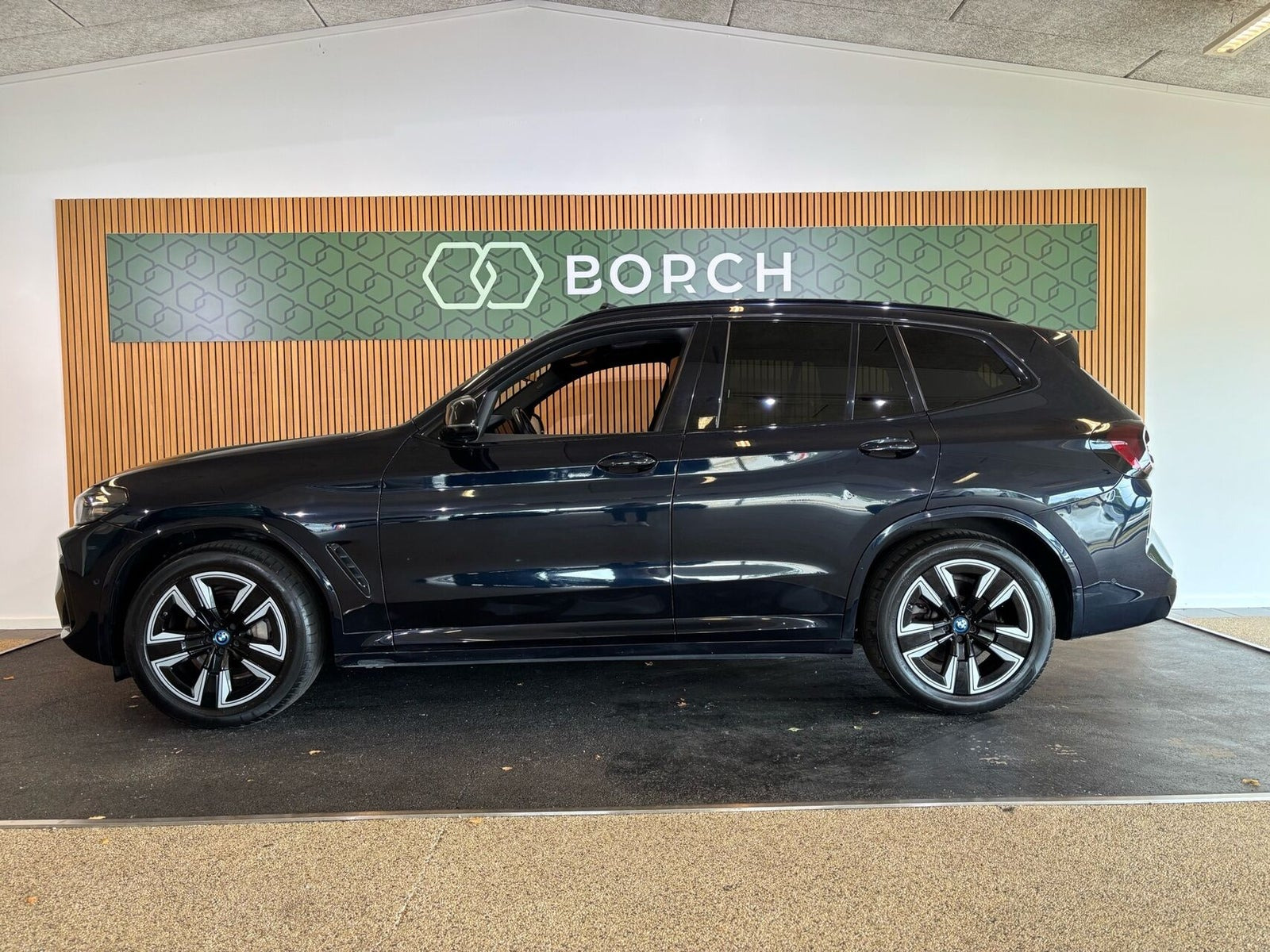 Sort BMW iX3 fra 2022