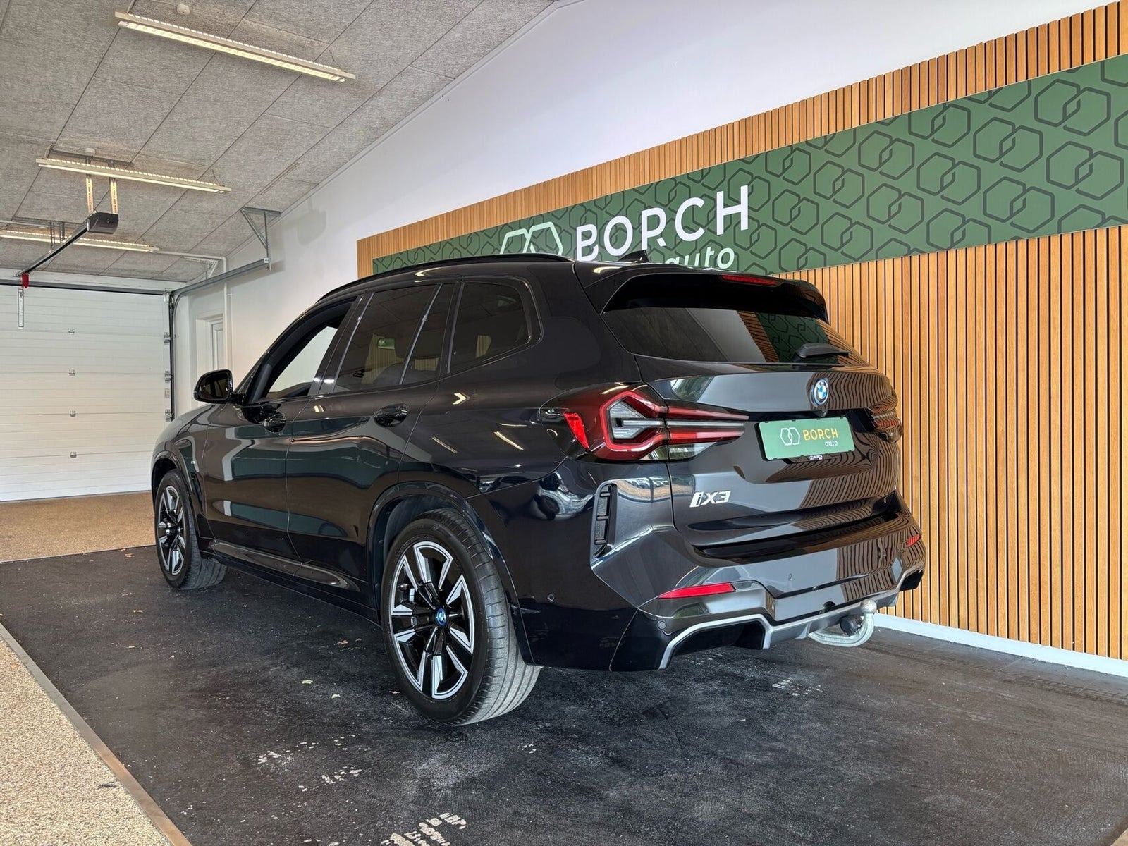 Sort BMW iX3 fra 2022