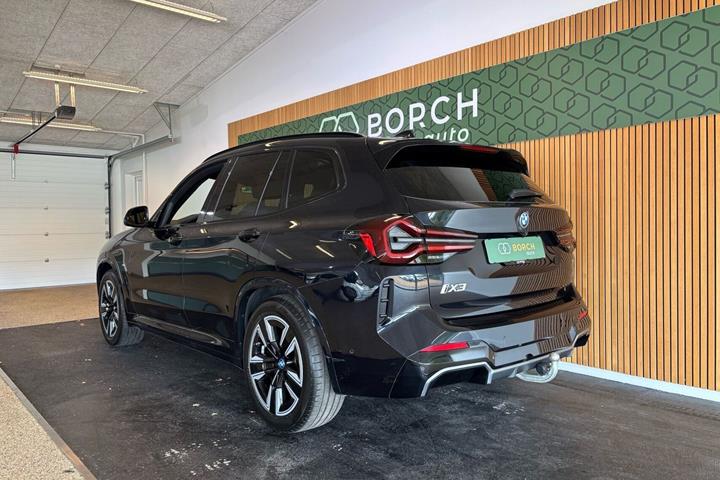 Sort BMW iX3 fra 2022