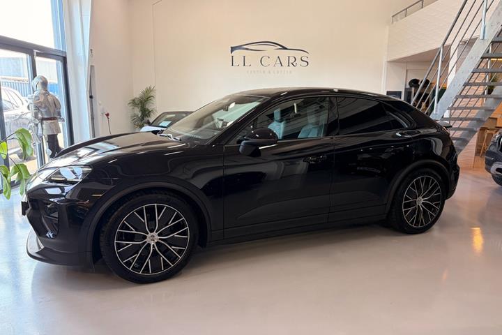 undefined Porsche Macan 4 fra 2026