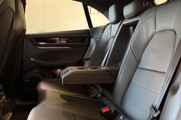 undefined Porsche Macan 4 fra 2026