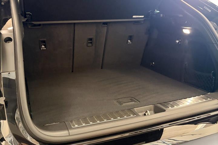 undefined Porsche Macan 4 fra 2026