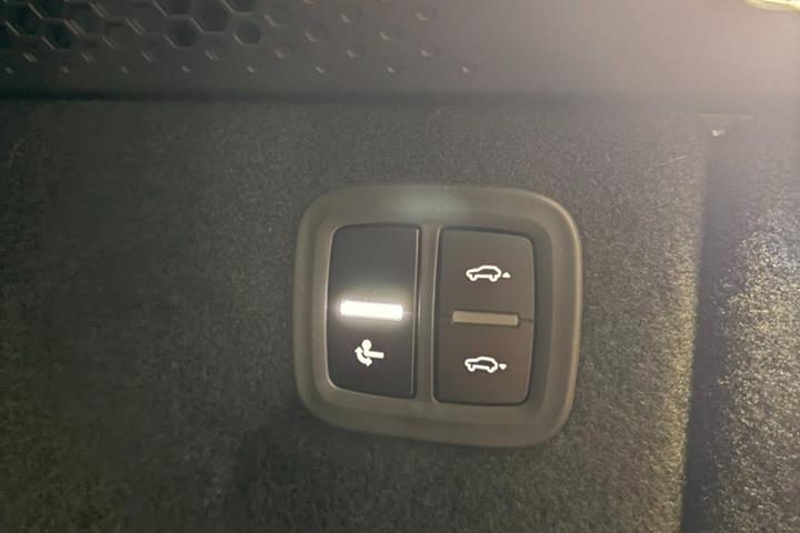undefined Porsche Macan 4 fra 2026