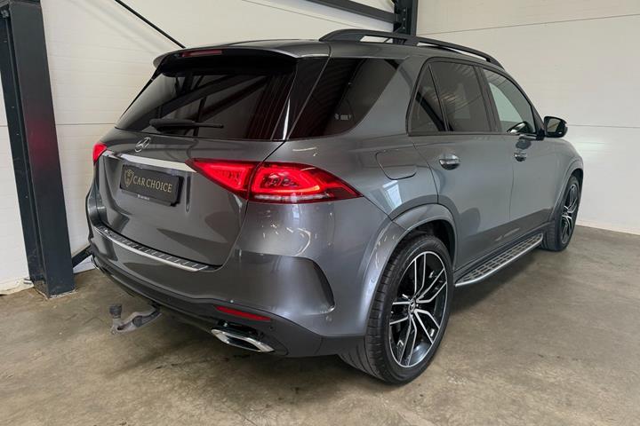Grå Mercedes GLE400 d fra 2019